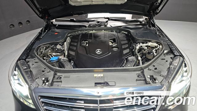 Mercedes-Benz S-Class S560L 4MATIC