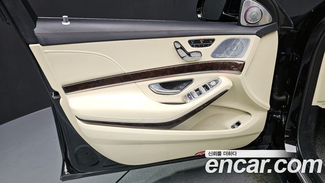 Mercedes-Benz S-Class S560L 4MATIC