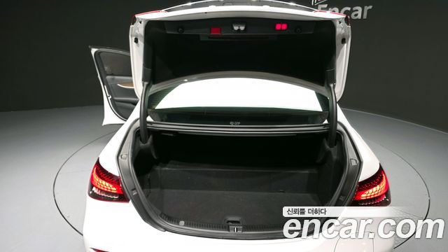 Mercedes-Benz E-Class E300e 4MATIC Exclusive