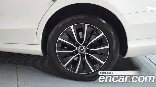 Mercedes-Benz C-Class C200
