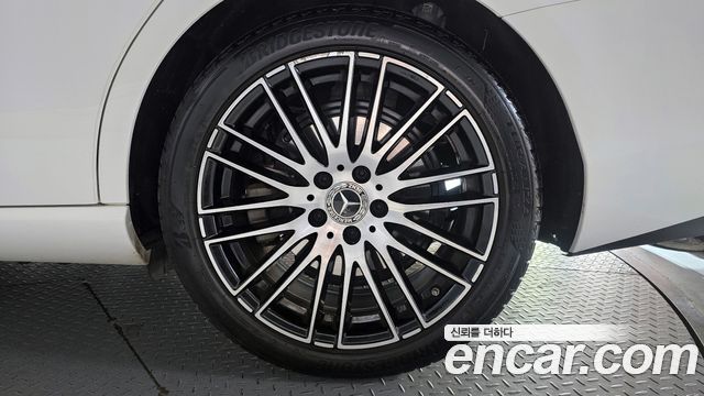 Mercedes-Benz C-Class C300 4MATIC Avantgarde