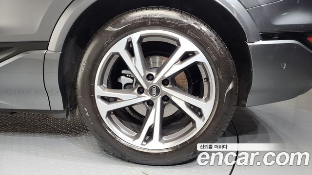 Audi Q6 e-tron Performance Premium