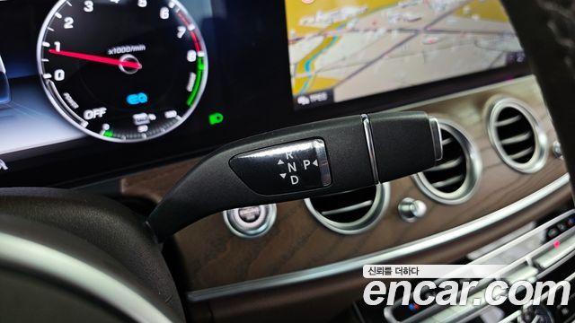 Mercedes-Benz E-Class E300e 4MATIC Exclusive