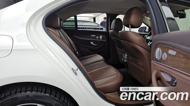 Mercedes-Benz E-Class E300e 4MATIC Exclusive