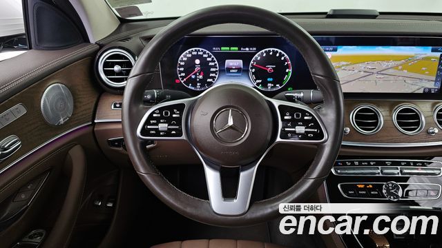 Mercedes-Benz E-Class E300e 4MATIC Exclusive