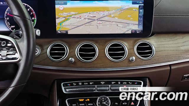Mercedes-Benz E-Class E300e 4MATIC Exclusive