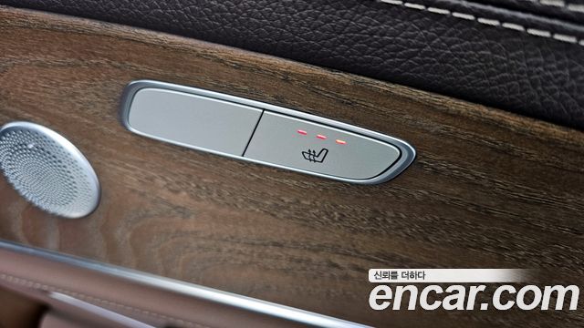 Mercedes-Benz E-Class E300e 4MATIC Exclusive