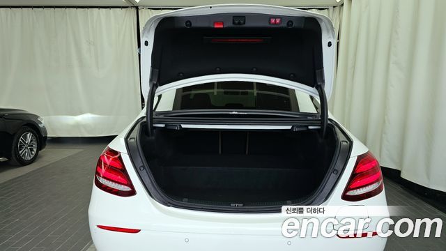Mercedes-Benz E-Class E300e 4MATIC Exclusive