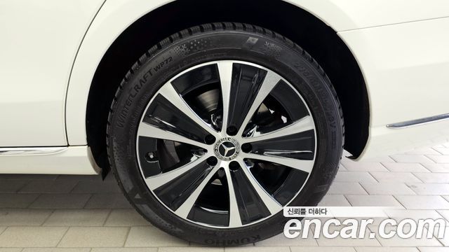 Mercedes-Benz E-Class E300e 4MATIC Exclusive