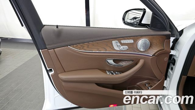 Mercedes-Benz E-Class E300e 4MATIC Exclusive
