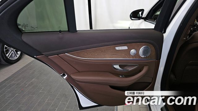 Mercedes-Benz E-Class E300e 4MATIC Exclusive