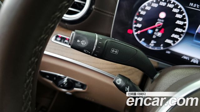 Mercedes-Benz E-Class E300e 4MATIC Exclusive