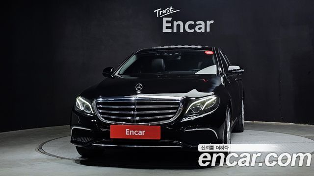 Mercedes-Benz E-Class E300 4MATIC Exclusive
