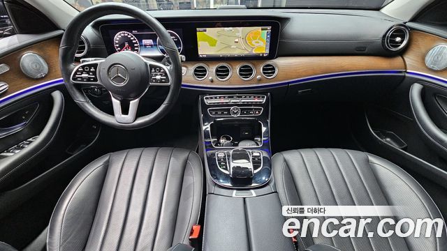 Mercedes-Benz E-Class E300 4MATIC Exclusive