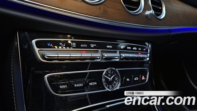 Mercedes-Benz E-Class E300 4MATIC Exclusive