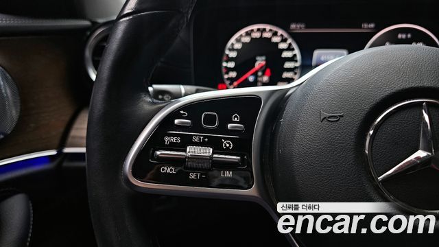 Mercedes-Benz E-Class E300 4MATIC Exclusive