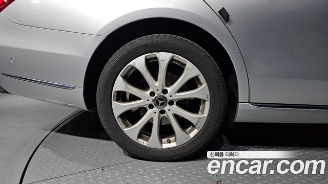 Mercedes-Benz E-Class E220d 4MATIC Exclusive
