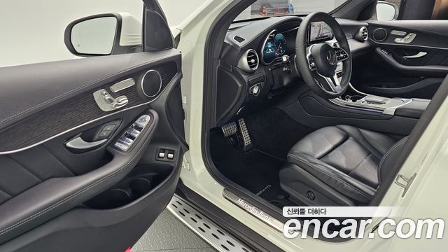 Mercedes-Benz GLC-Class GLC300e 4MATIC Coupe