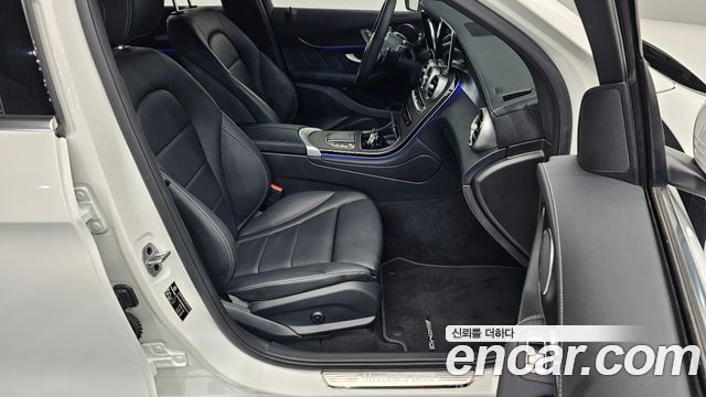 Mercedes-Benz GLC-Class GLC300e 4MATIC Coupe