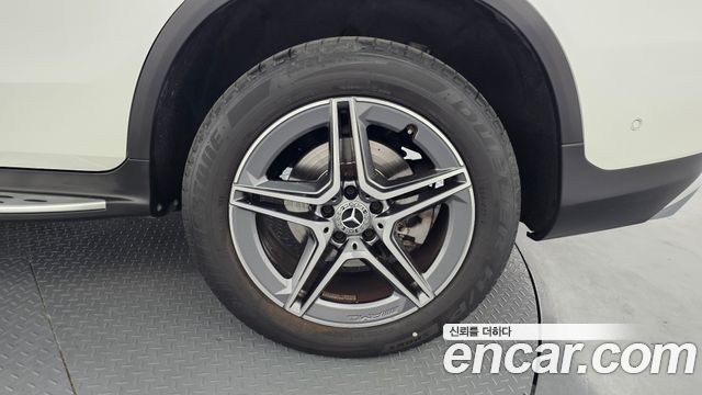 Mercedes-Benz GLC-Class GLC300e 4MATIC Coupe
