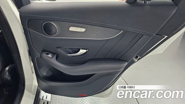 Mercedes-Benz GLC-Class GLC300e 4MATIC Coupe