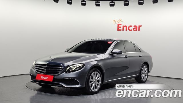 Mercedes-Benz E-Class E300 4MATIC Exclusive