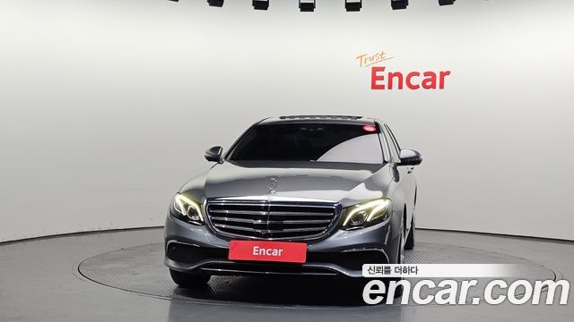 Mercedes-Benz E-Class E300 4MATIC Exclusive