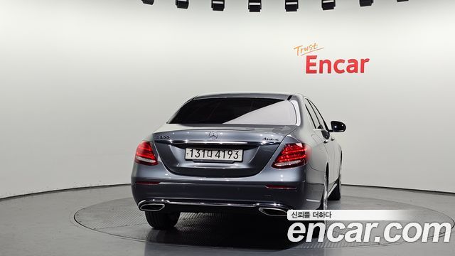 Mercedes-Benz E-Class E300 4MATIC Exclusive