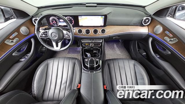 Mercedes-Benz E-Class E300 4MATIC Exclusive