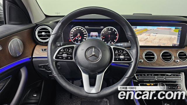 Mercedes-Benz E-Class E300 4MATIC Exclusive