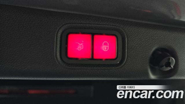 Mercedes-Benz E-Class E300 4MATIC Exclusive