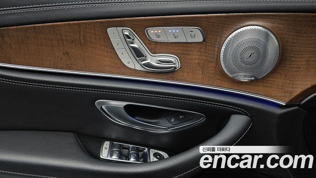 Mercedes-Benz E-Class E300 4MATIC Exclusive