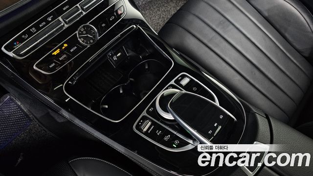 Mercedes-Benz E-Class E300 4MATIC Exclusive