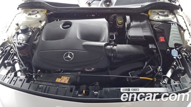 Mercedes-Benz GLA-Class GLA220