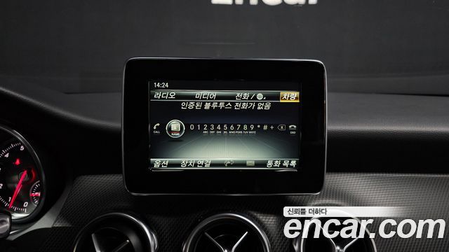 Mercedes-Benz GLA-Class GLA220