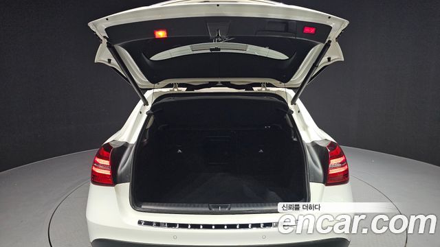 Mercedes-Benz GLA-Class GLA220