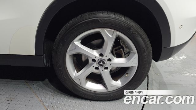 Mercedes-Benz GLA-Class GLA220