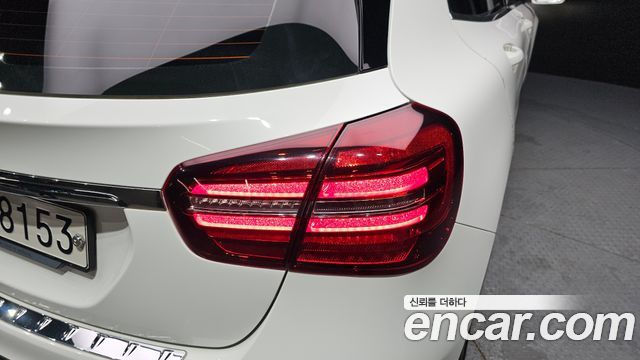 Mercedes-Benz GLA-Class GLA220