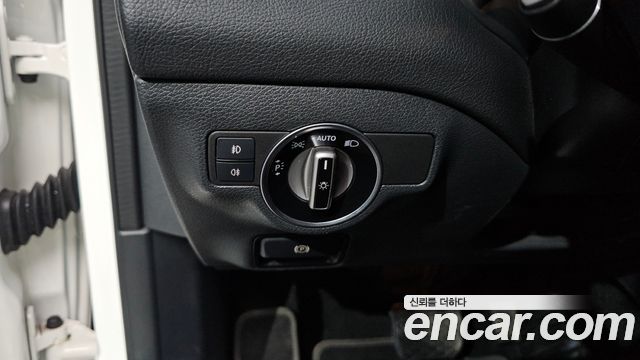 Mercedes-Benz GLA-Class GLA220