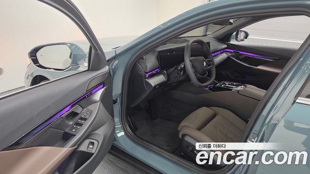 BMW 5-Series 520i