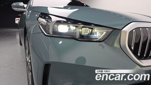 BMW 5-Series 520i
