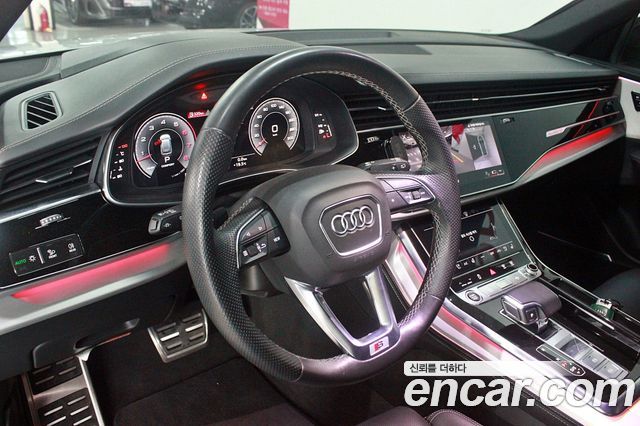 Audi Q8 55 TFSI Quattro Premium