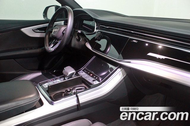 Audi Q8 55 TFSI Quattro Premium