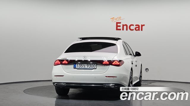 Mercedes-Benz E-Class E200 Avantgarde