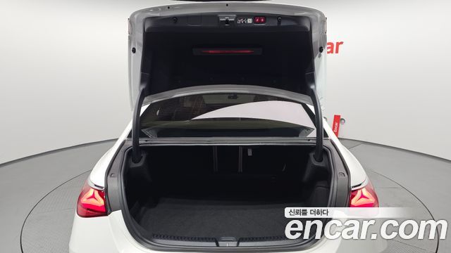 Mercedes-Benz E-Class E200 Avantgarde