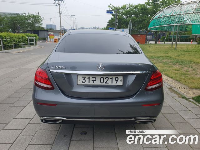 Mercedes-Benz E-Class E220d Avantgarde