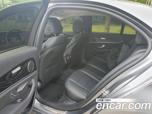 Mercedes-Benz E-Class E220d Avantgarde