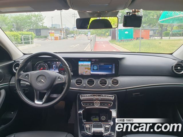 Mercedes-Benz E-Class E220d Avantgarde
