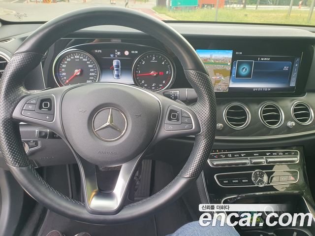 Mercedes-Benz E-Class E220d Avantgarde