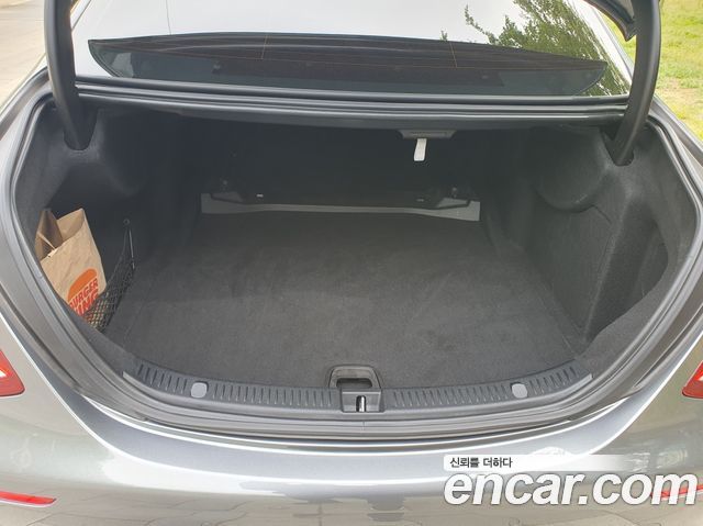 Mercedes-Benz E-Class E220d Avantgarde